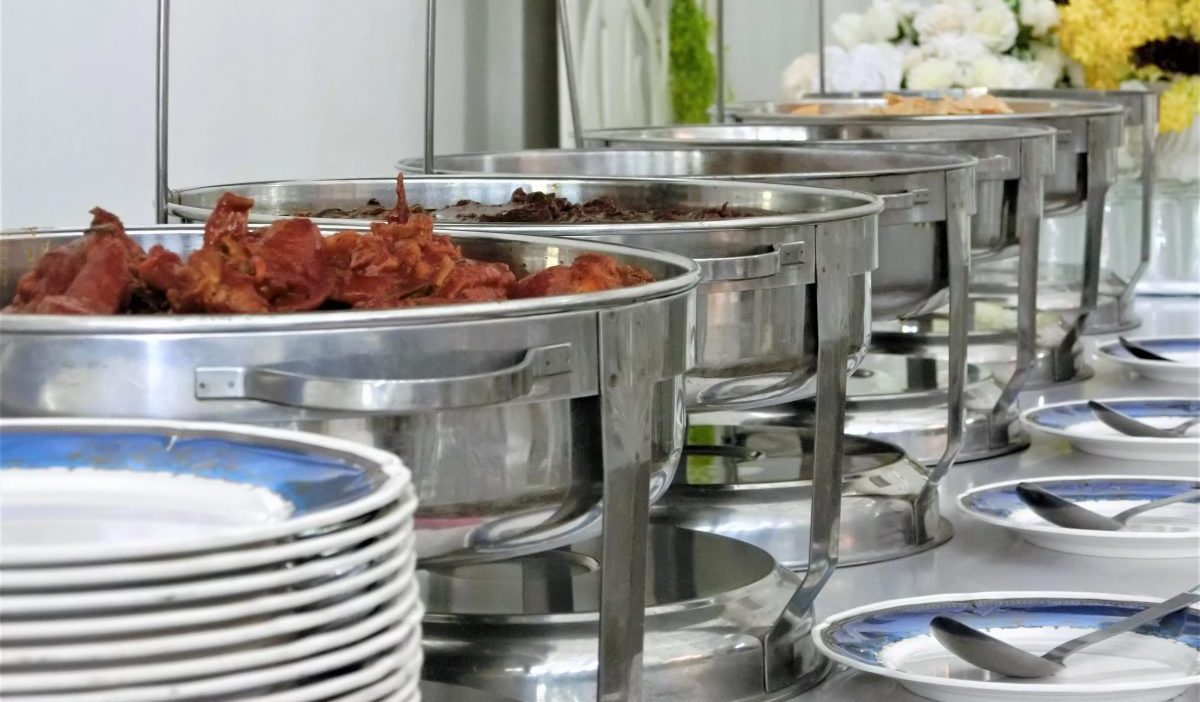 tray-hidang-yang-diberi-dalam-pakej-katering-murah-raja-briyani-_1_